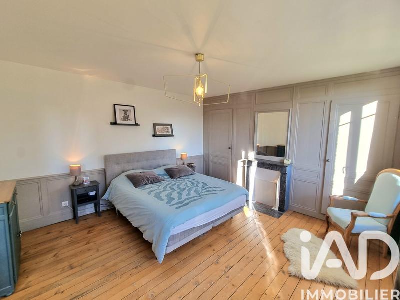 Maison - 200 m² - 10 pièces