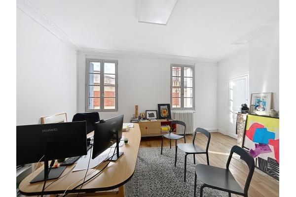 Bureau - 166 m²