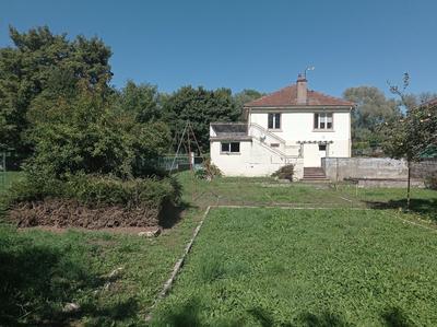 Maison - 104 m² - 4 pièces