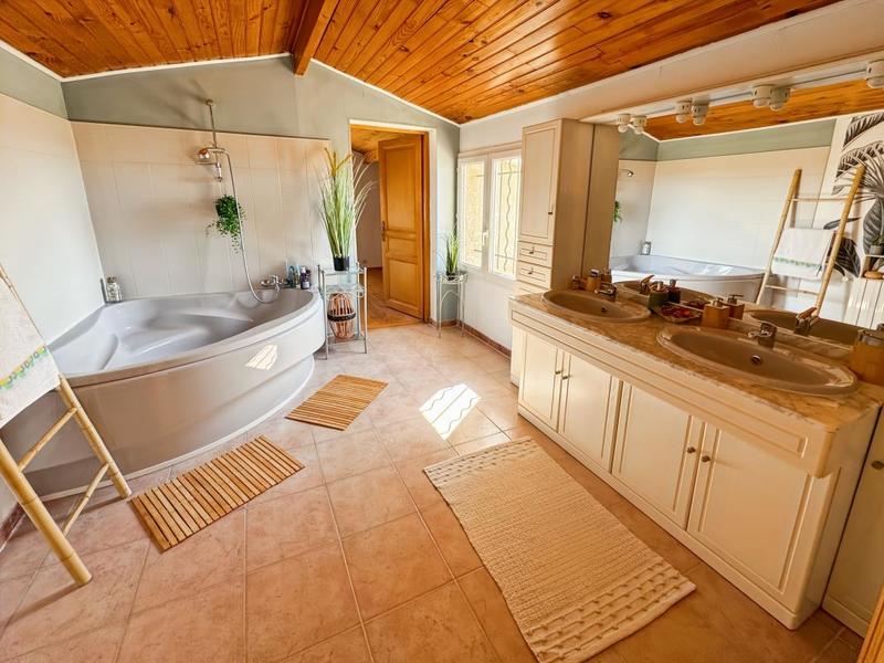 Maison - 175 m² - 7 pièces