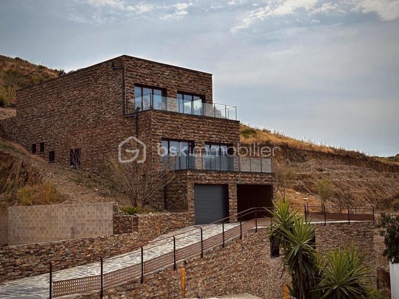 Villa - 228 m² - 4 pièces