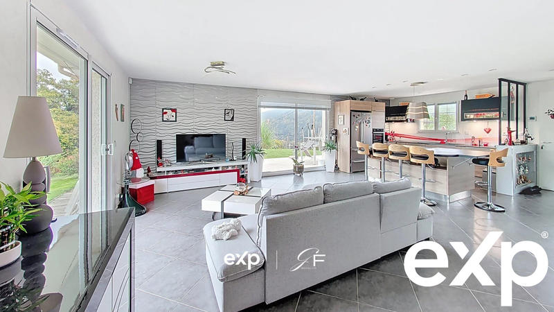 Maison - 94 m² - 4 pièces