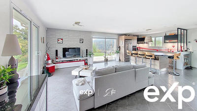 Maison - 94 m² - 4 pièces