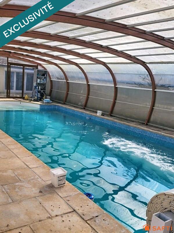 Maison - 220 m² - 7 pièces