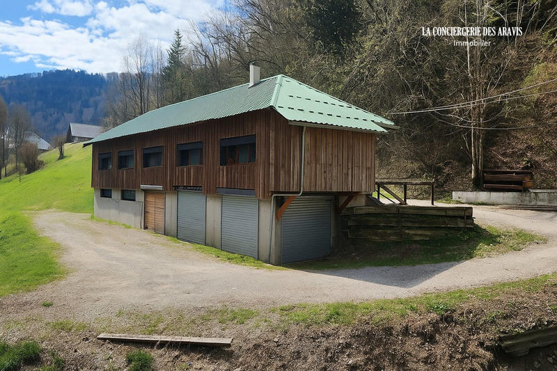 Local d'activités - 260 m²