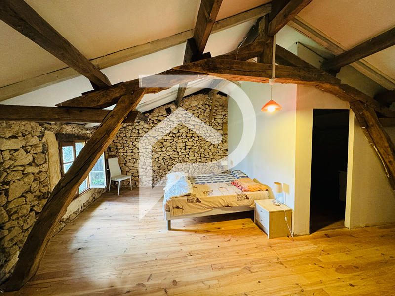 Demeure - 789 m² - 34 pièces