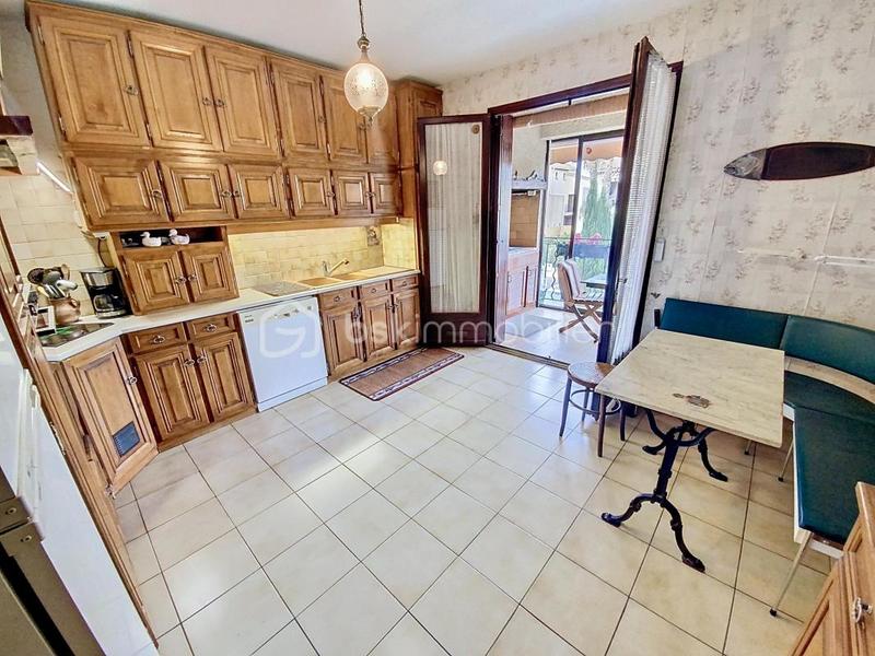 Maison - 180 m² - 6 pièces