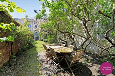 Villa - 220 m² - 8 pièces