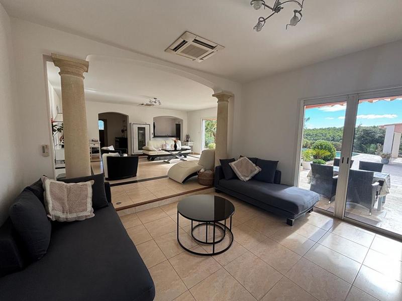 Villa - 142 m² - 6 pièces