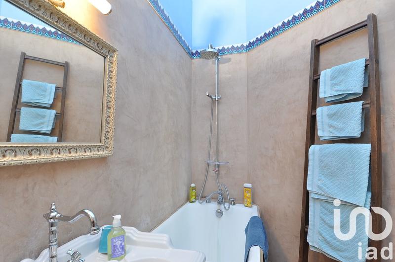 Maison - 445 m² - 14 pièces