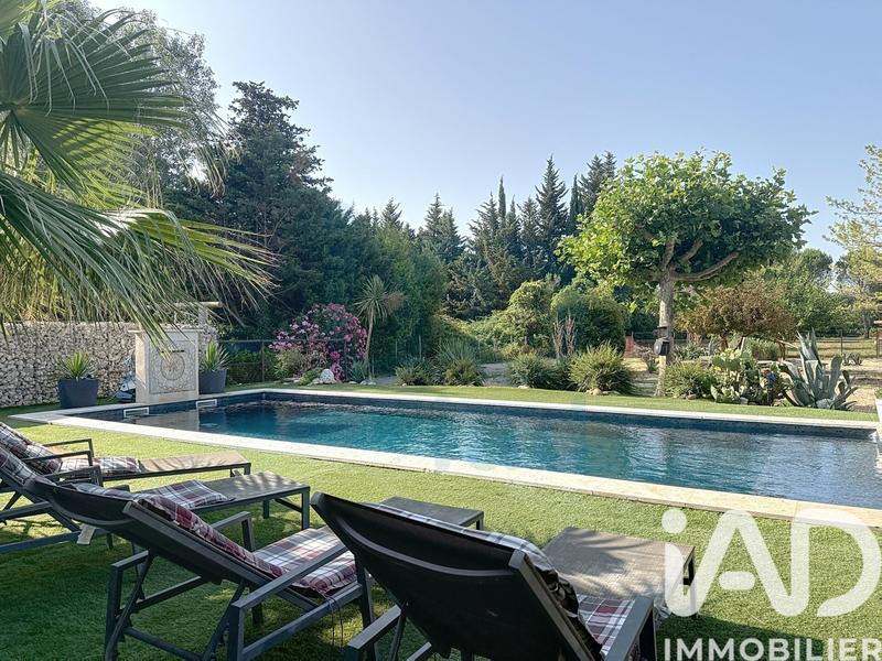 Maison - 250 m² - 6 pièces