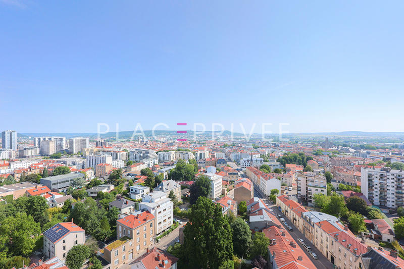 Appartement - 99 m² - 4 pièces