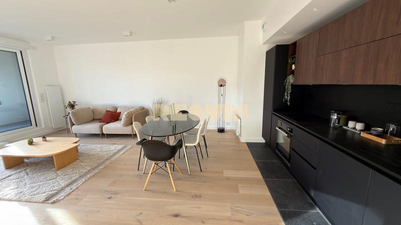 Appartement - 92 m² - 4 pièces