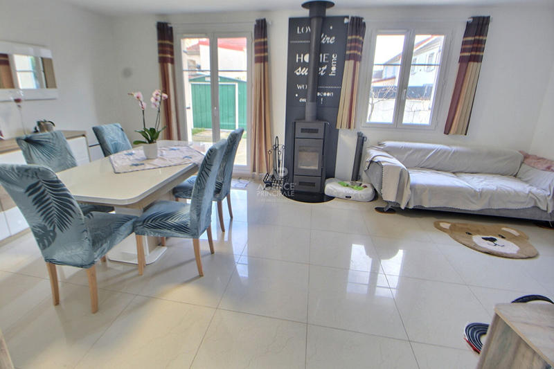 Maison - 90 m² - 6 pièces