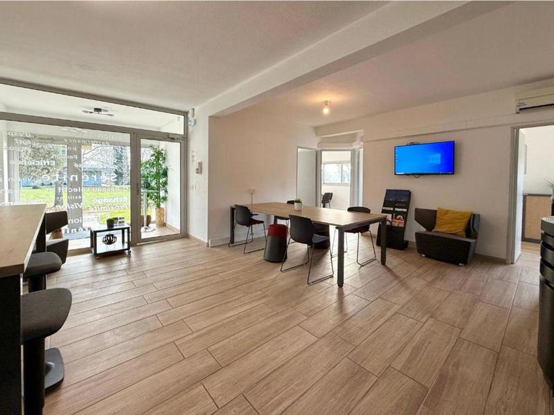 Bureau - 11 m² - 1 pièce