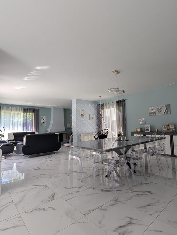 Maison - 220 m² - 7 pièces