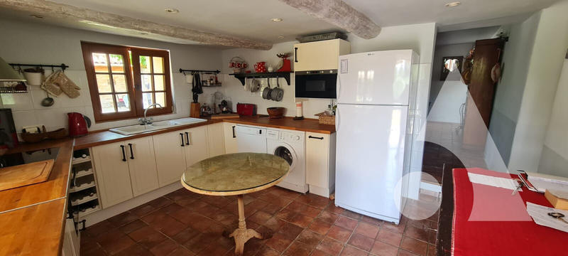 Maison - 180 m² - 8 pièces