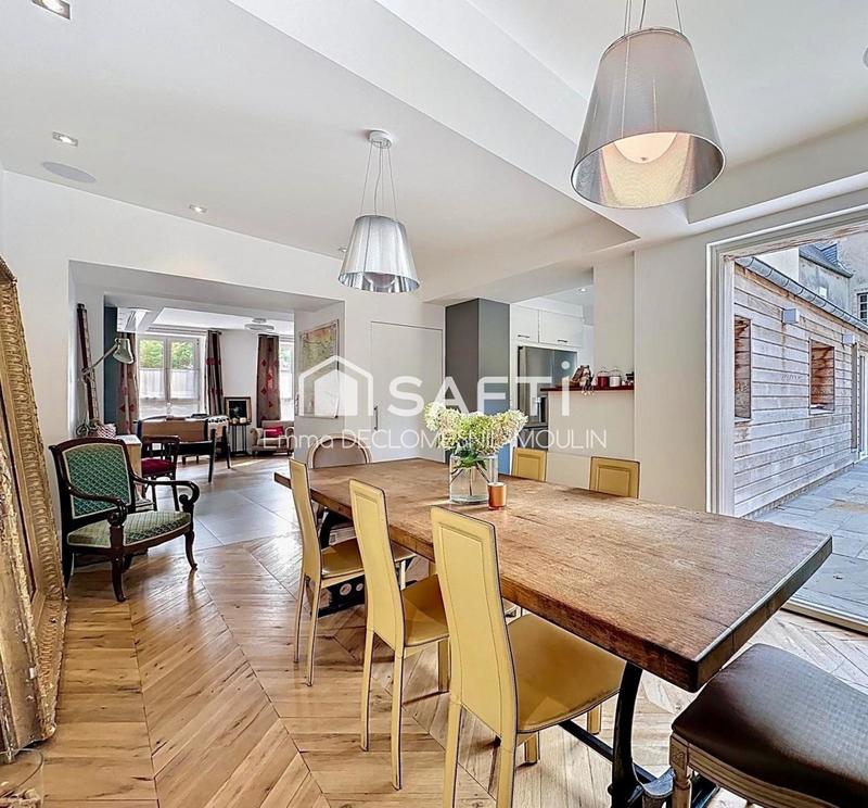 Maison - 232 m² - 8 pièces