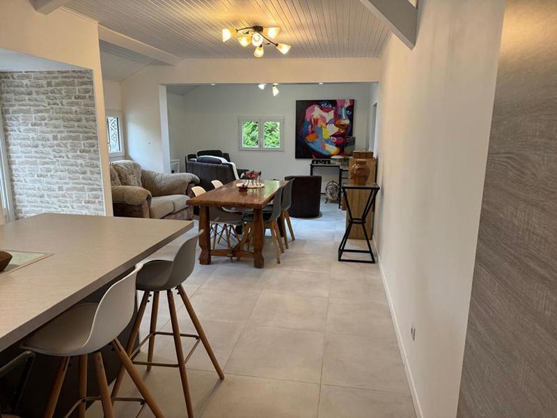 Maison - 275 m² - 12 pièces