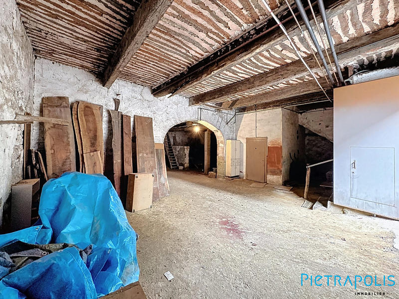 Maison - 312 m² - 11 pièces