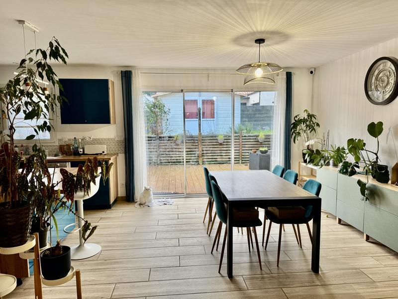 Maison - 99 m² - 4 pièces