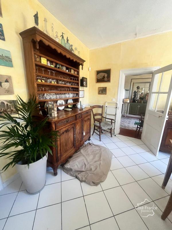 Maison de village - 216 m² - 7 pièces