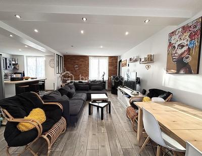 Maison - 87 m² - 5 pièces