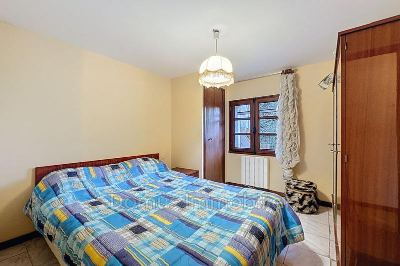 Maison - 210 m² - 8 pièces