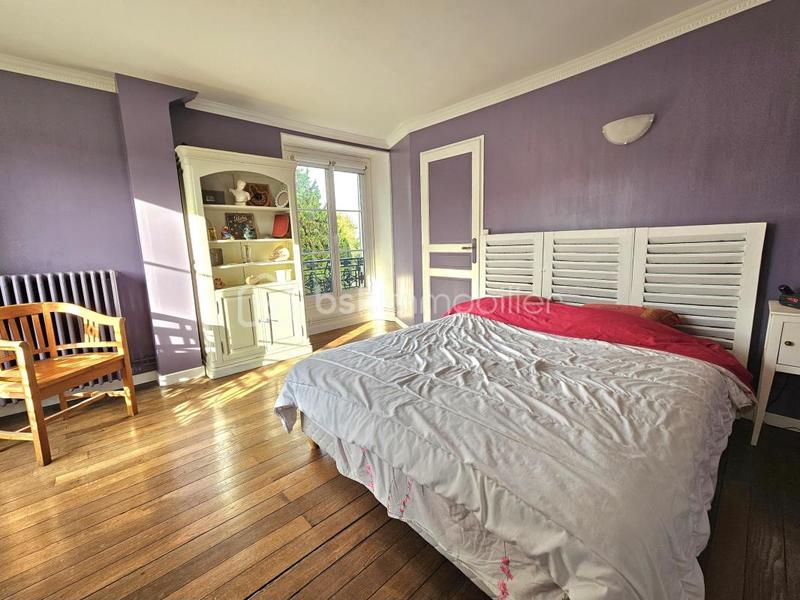 Demeure - 180 m² - 9 pièces