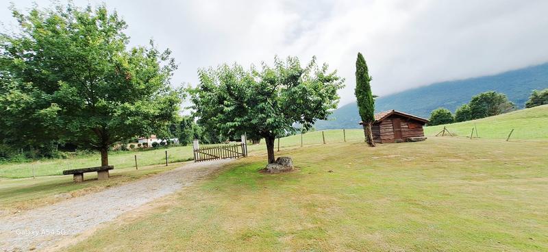 Maison - 300 m² - 11 pièces