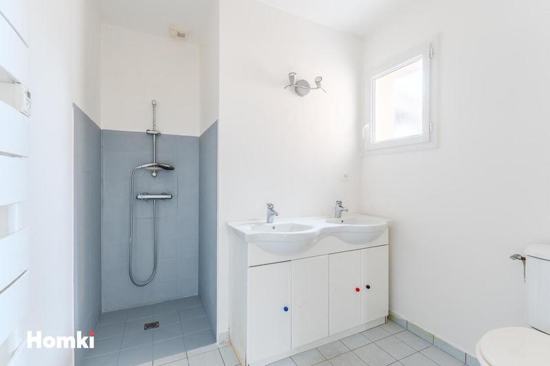 Maison - 215 m² - 8 pièces