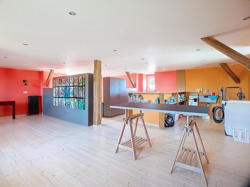 Propriété - 225 m² - 6 pièces