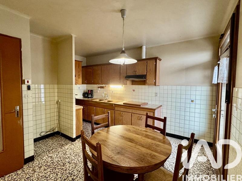 Maison - 210 m² - 10 pièces