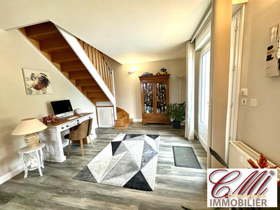 Maison traditionnelle - 170 m² - 8 pièces