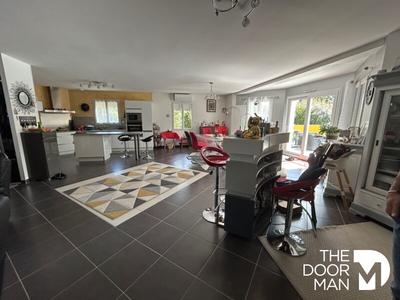 Maison - 136 m² - 5 pièces