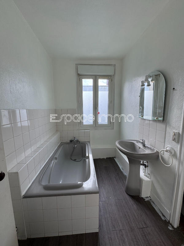 Local commercial - 786 m²