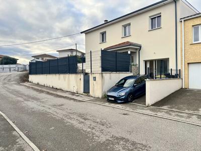 Maison - 136 m² - 6 pièces