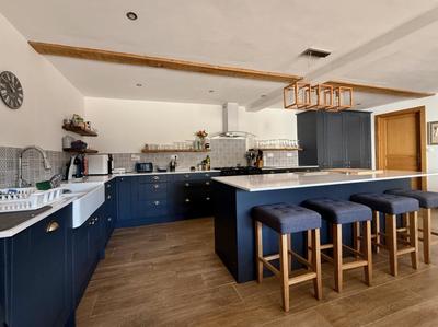 Propriété - 550 m² - 29 pièces