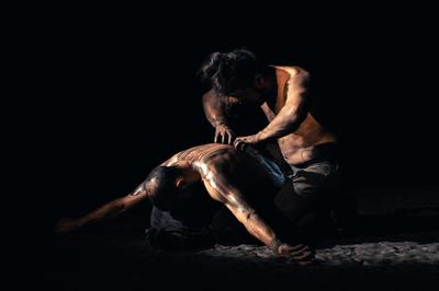 Huellas - Cie Hold-up &amp; Co