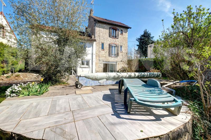 Maison - 183 m² - 8 pièces