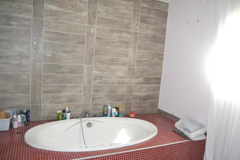 Maison - 258 m² - 7 pièces