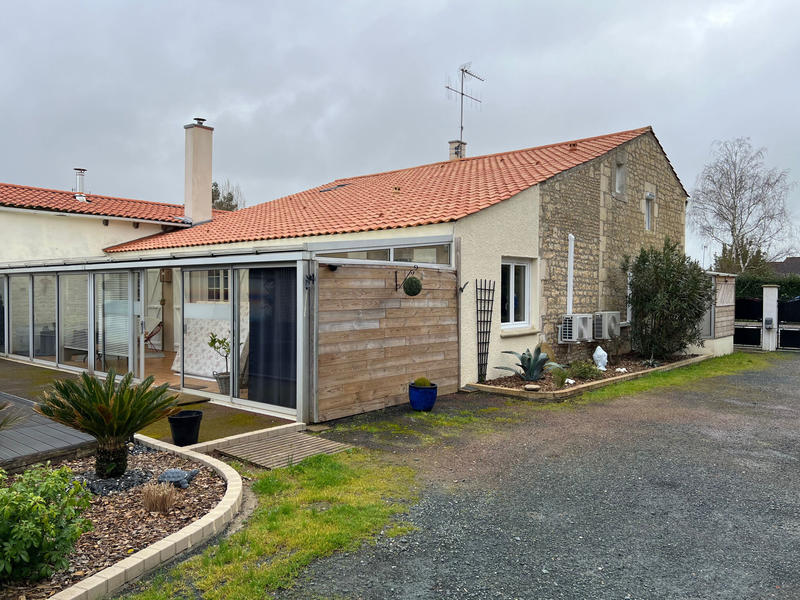 Maison - 182 m² - 7 pièces