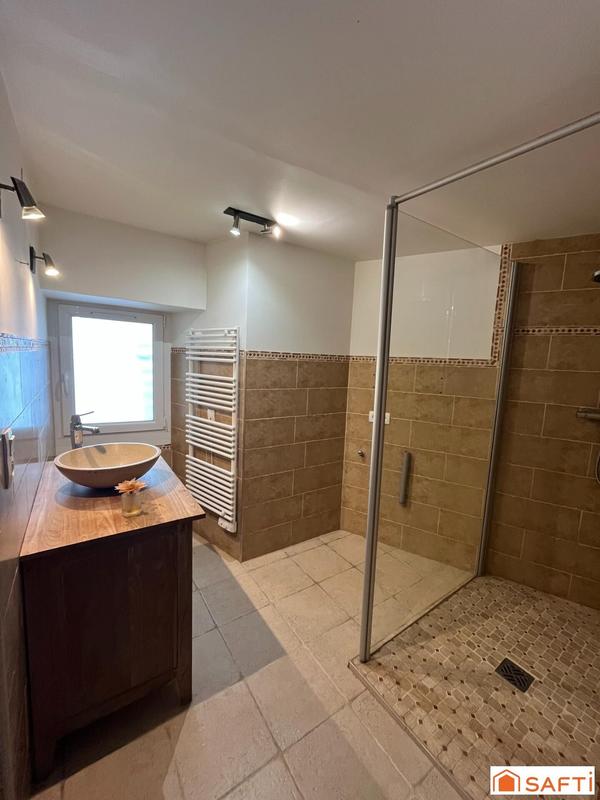 Maison - 185 m² - 7 pièces