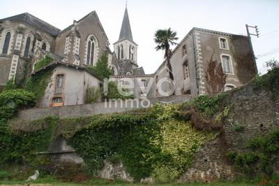 Maison - 350 m² - 10 pièces