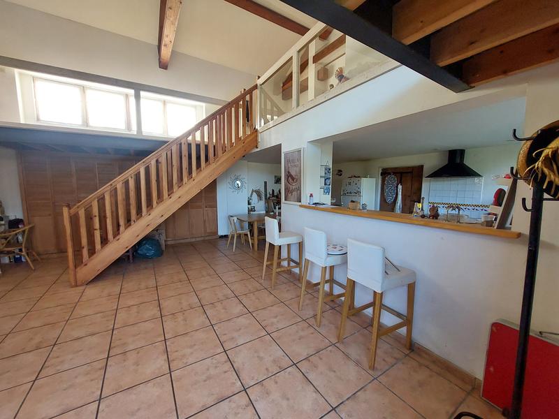 Maison - 203 m² - 5 pièces