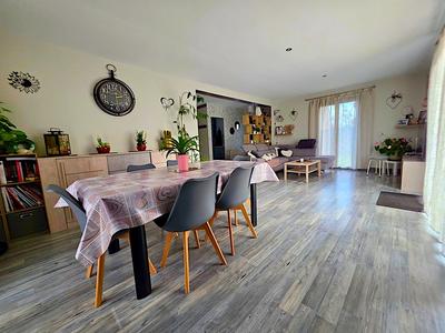 Maison traditionnelle - 97 m² - 4 pièces