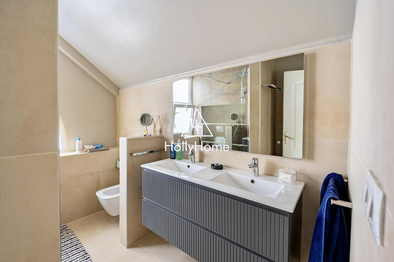 Maison - 175 m² - 6 pièces