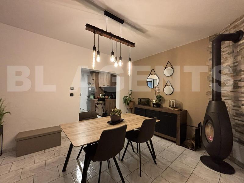 Maison traditionnelle - 95 m² - 5 pièces