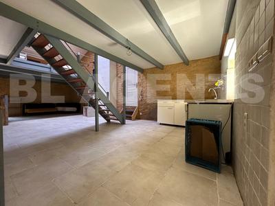 Maison - 330 m² - 10 pièces