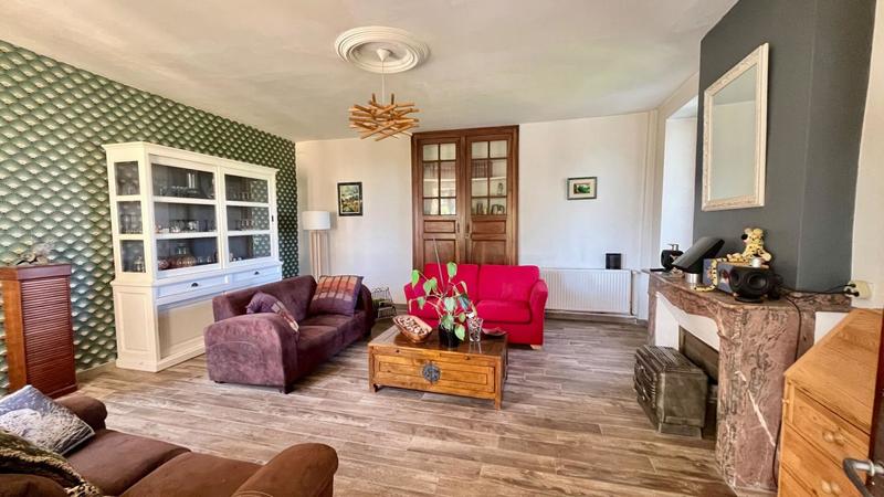 Maison - 240 m² - 6 pièces